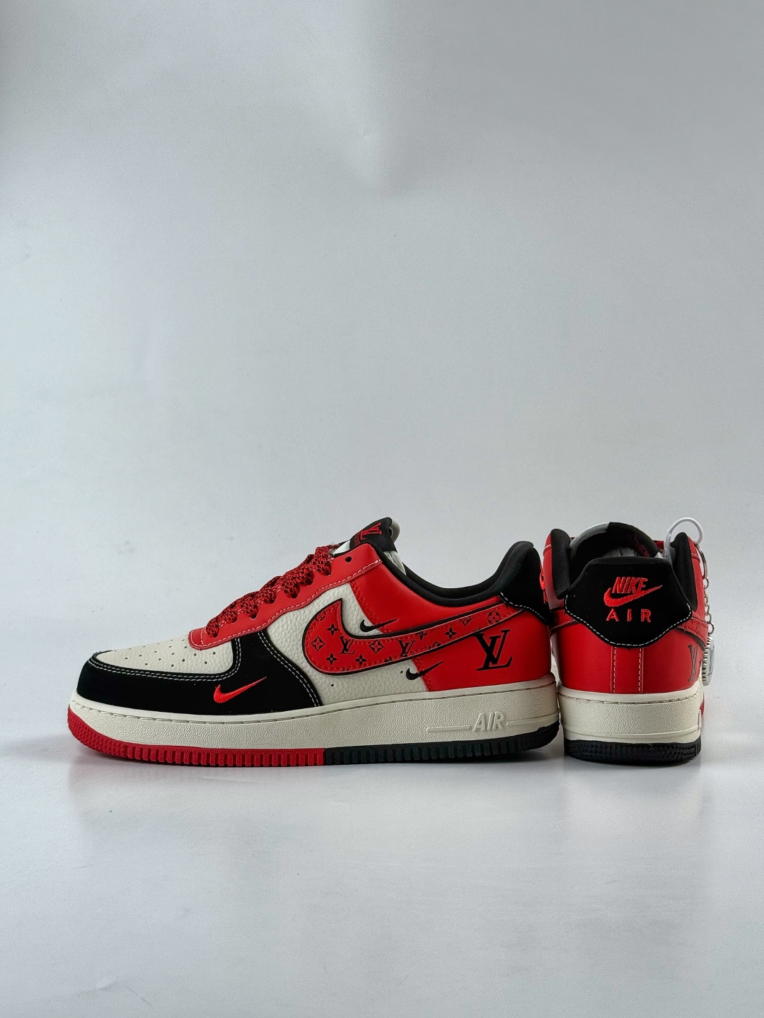 210 Nike Air Force 1 Low 07 x Louis Vuitton 黑白红三小勾满天星 KJ1688-016