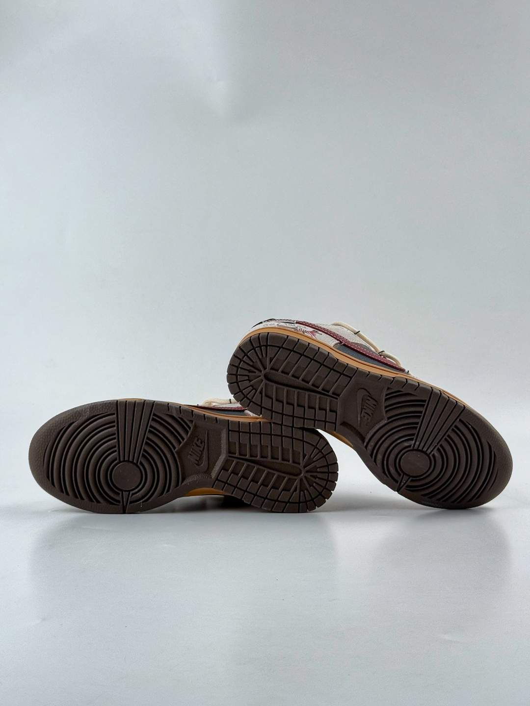 230 NIKE SB Dunk Low 野兔 豆柴咖啡 德美拉 灰棕红 HQ3459-212