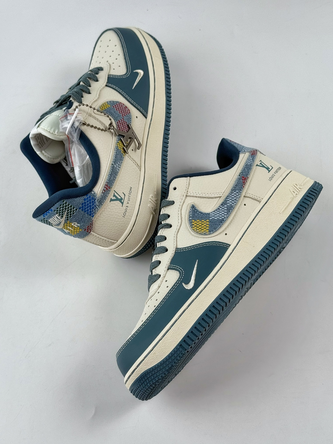 220 Nike Air Force 1 Low 07 x Louis Vuitton 蓝白小勾 DD1982-301