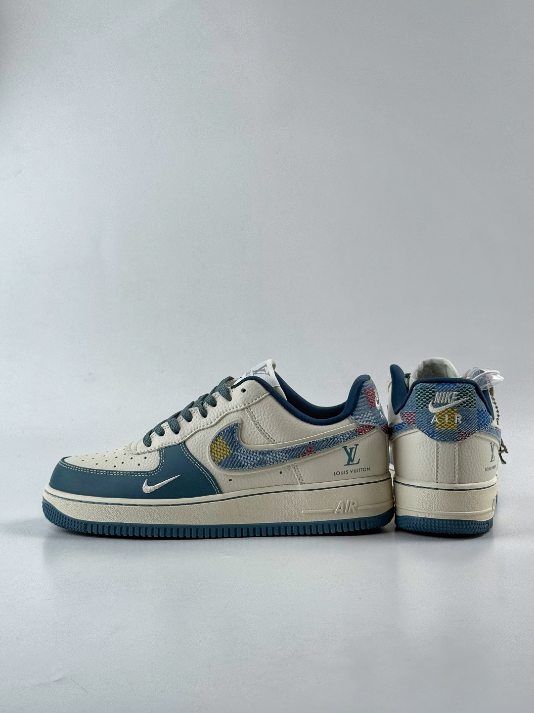 220 Nike Air Force 1 Low 07 x Louis Vuitton 蓝白小勾 DD1982-301