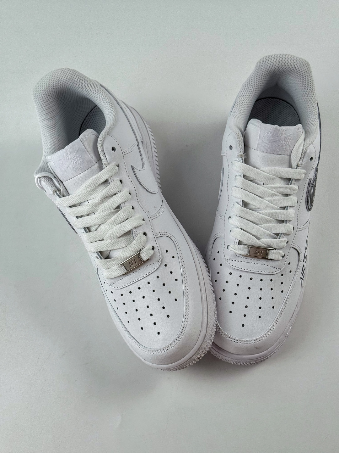 180 Nike Air Force 1 Low 07 白黑涂鸦 FV5159-111