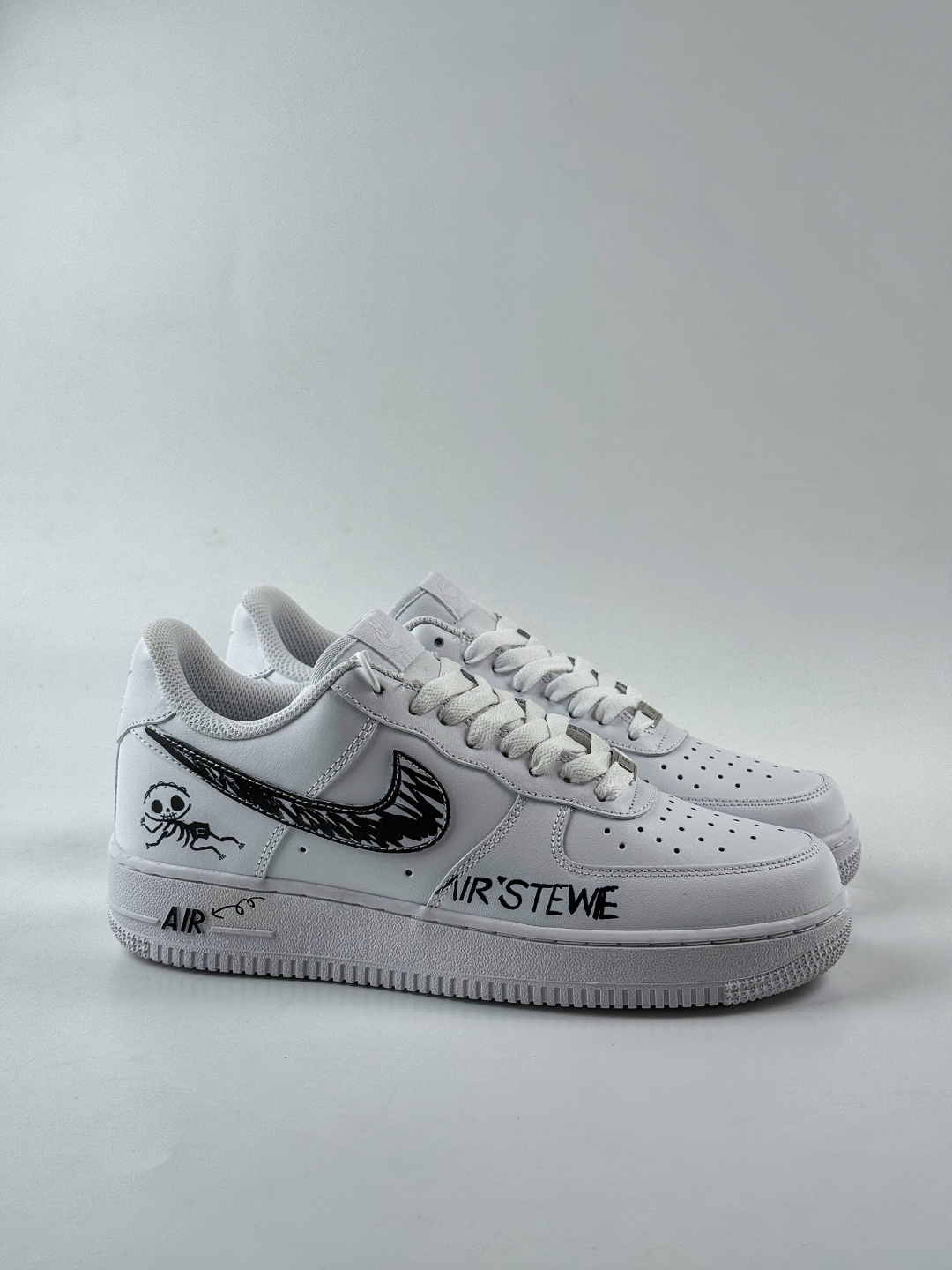 180 Nike Air Force 1 Low 07 白黑涂鸦 FV5159-111