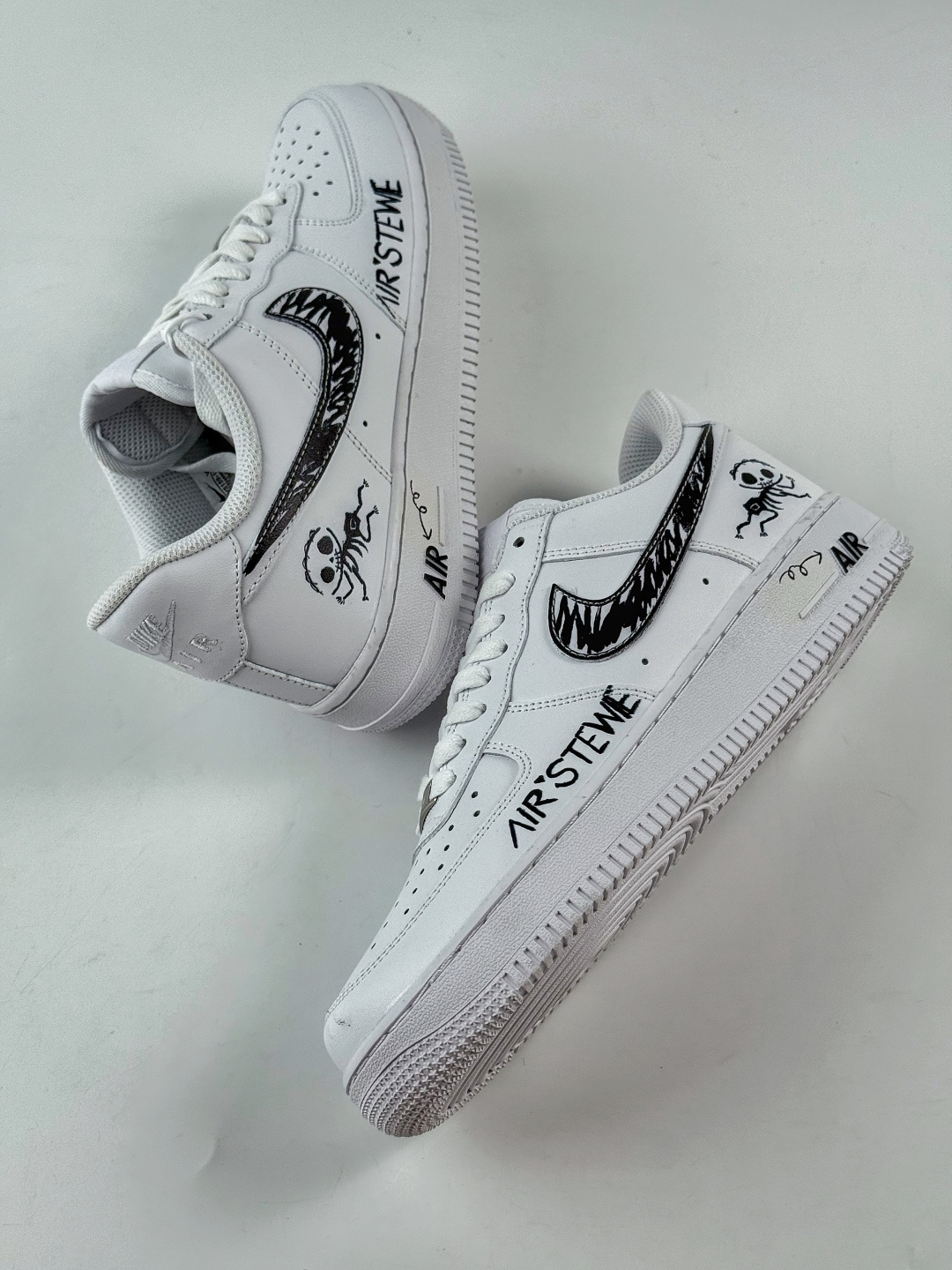 180 Nike Air Force 1 Low 07 白黑涂鸦 FV5159-111