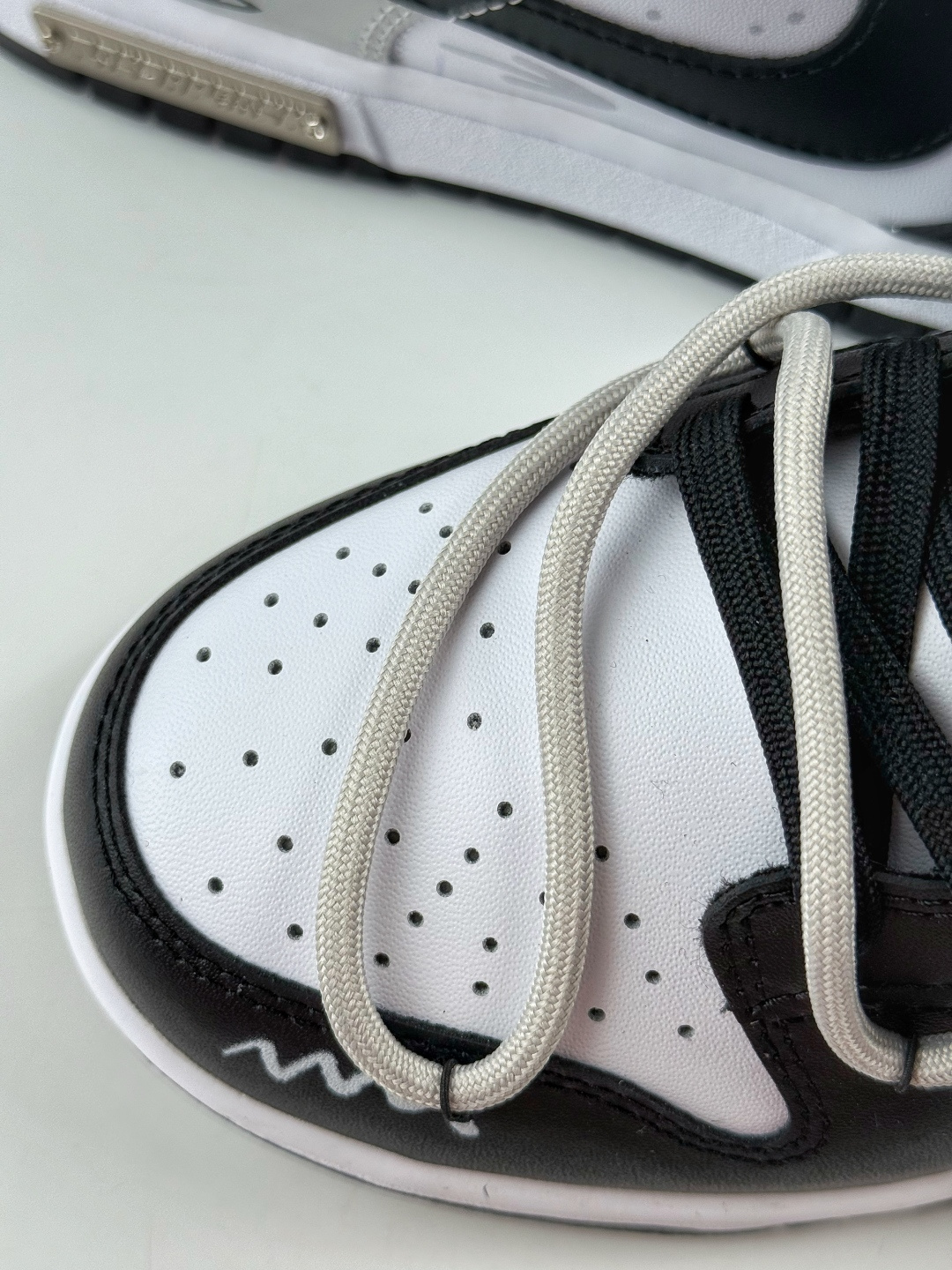 230 Nike SB Dunk Low 不羁者 DD1391-100