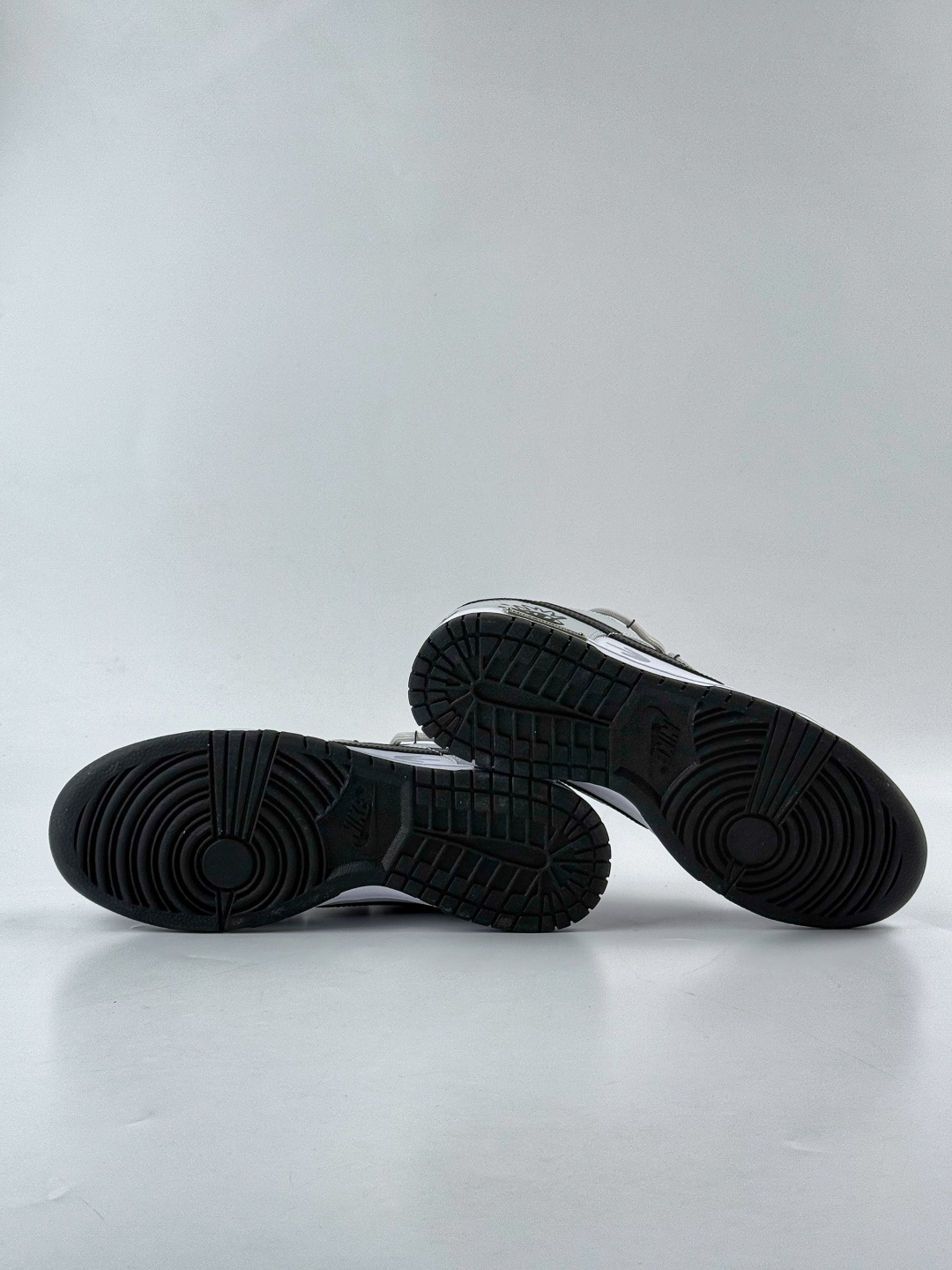 230 Nike SB Dunk Low 不羁者 DD1391-100