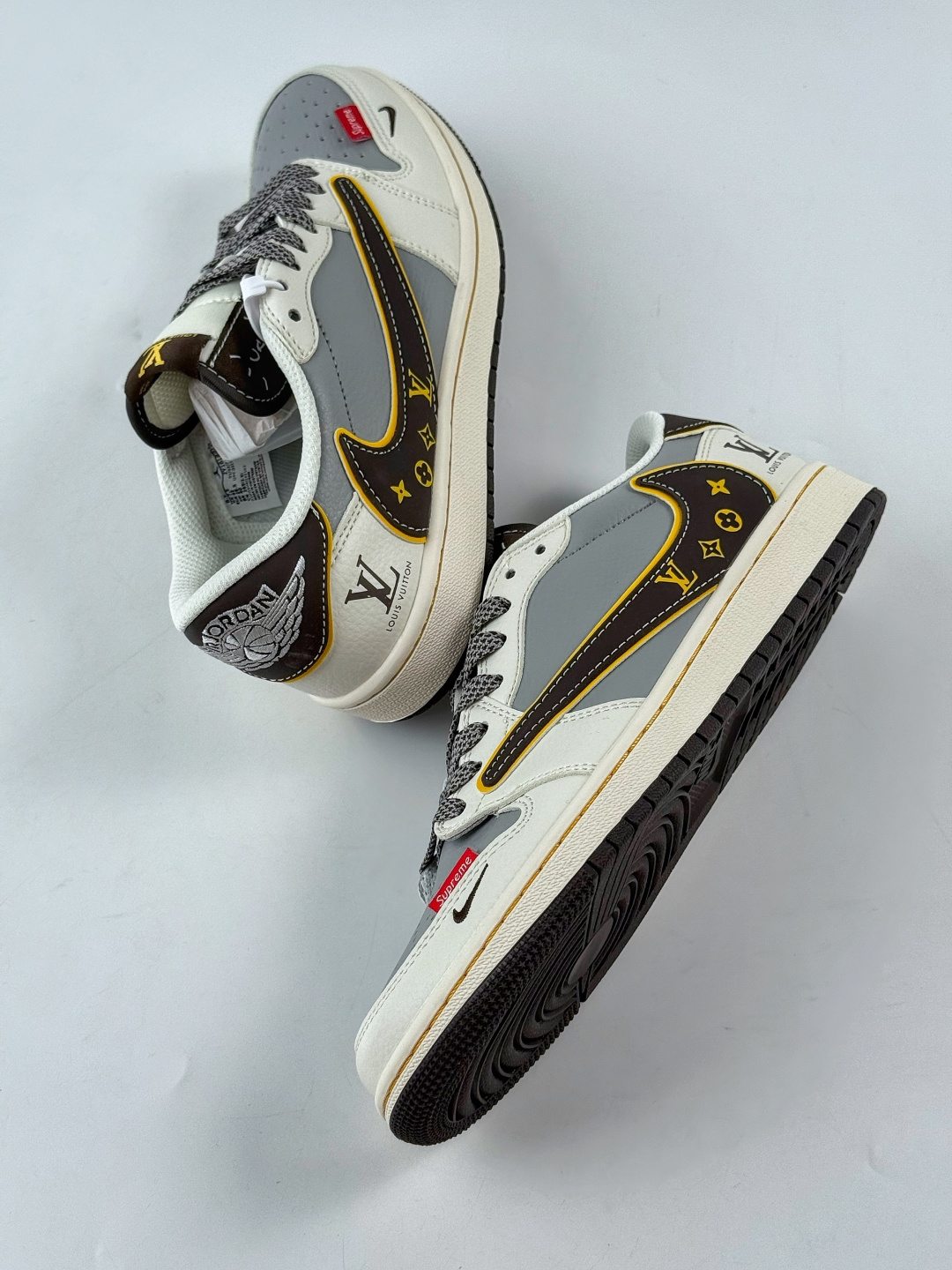 210 Travis Scott x Nike Air Jordan 1 Low x Louis Vuitton Air Jordan 1 Low 反转白灰黑小勾满天星倒钩 ZY1618-011