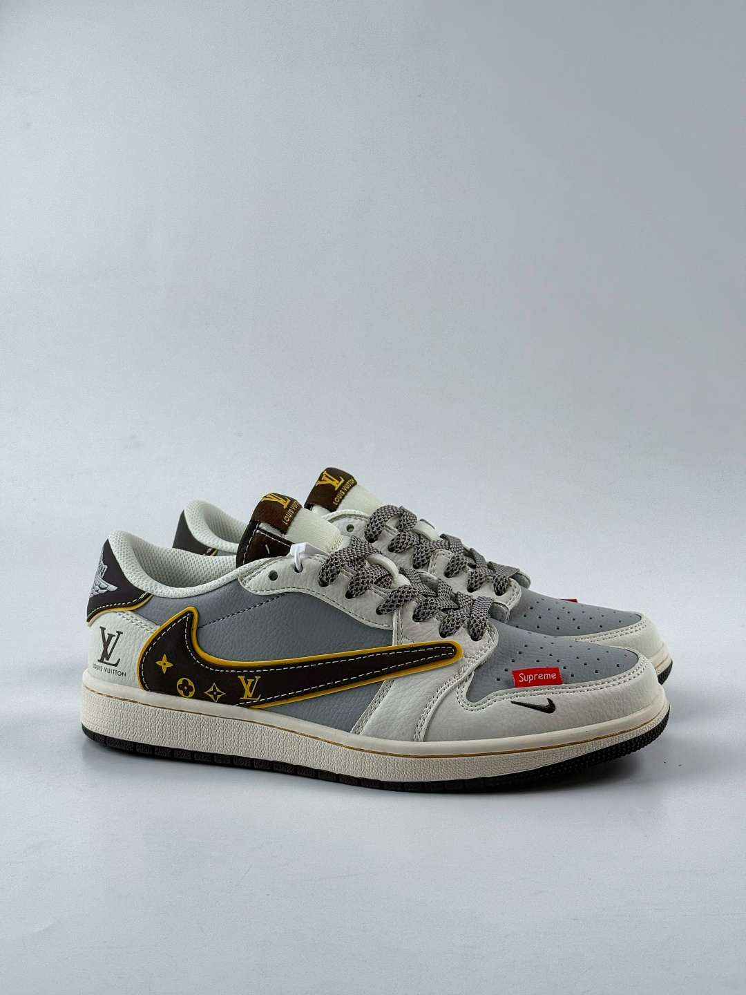 210 Travis Scott x Nike Air Jordan 1 Low x Louis Vuitton Air Jordan 1 Low 反转白灰黑小勾满天星倒钩 ZY1618-011