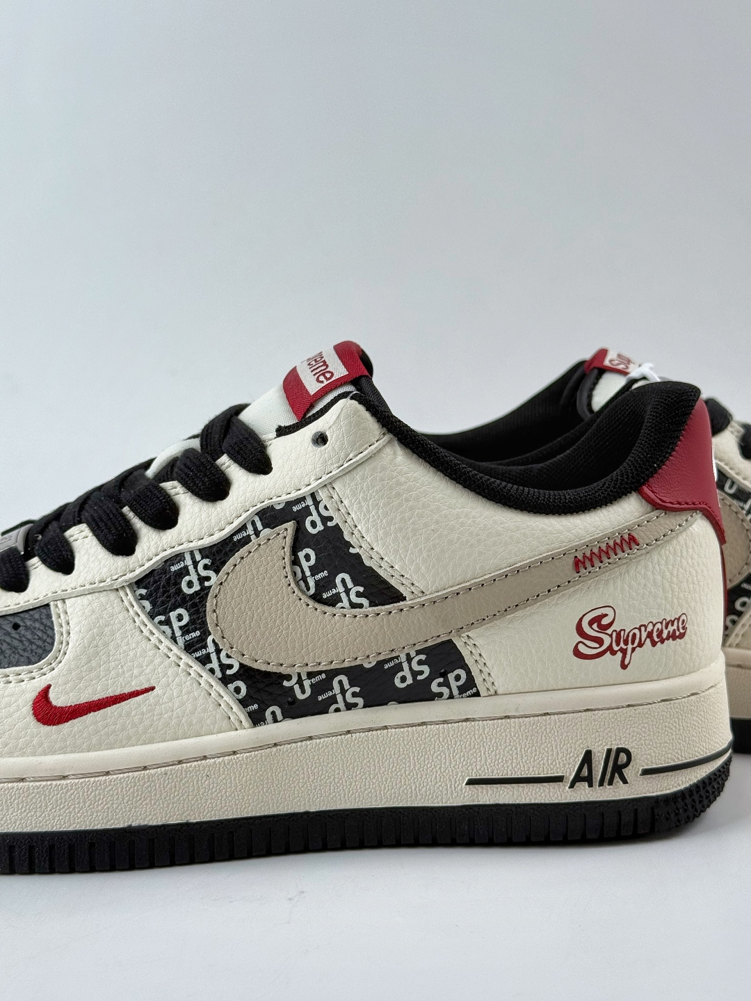 220 Nike Air Force 1 Low 07 x Superme 白黑小勾 XD2588-610