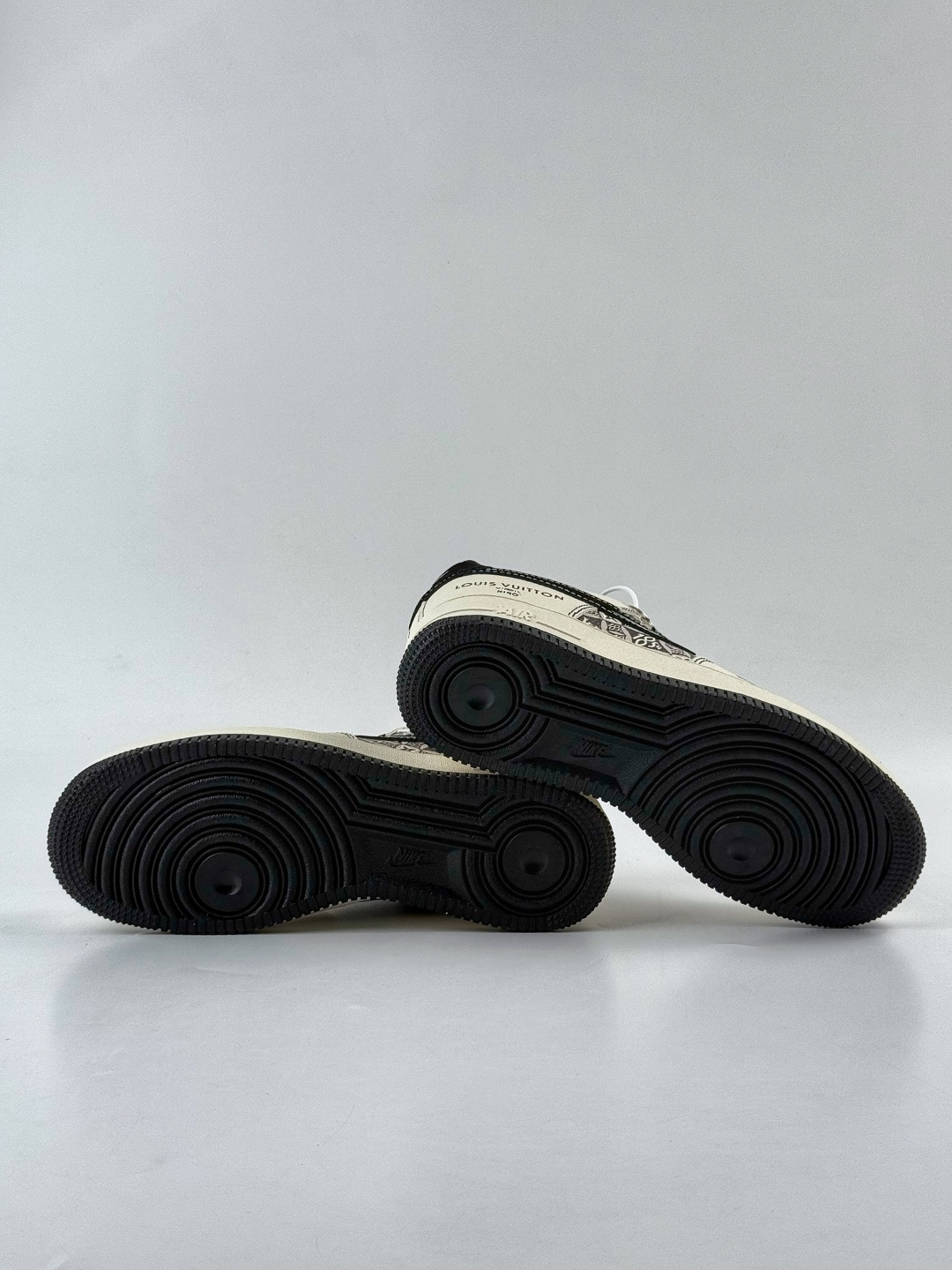 210 Nike Air Force 1 Low 07 x Louis Vuitton 白黑满天星 KJ1688-023