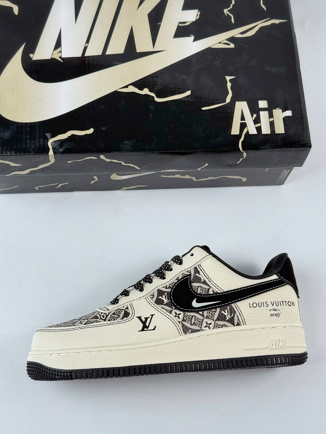 210 Nike Air Force 1 Low 07 x Louis Vuitton 白黑满天星 KJ1688-023