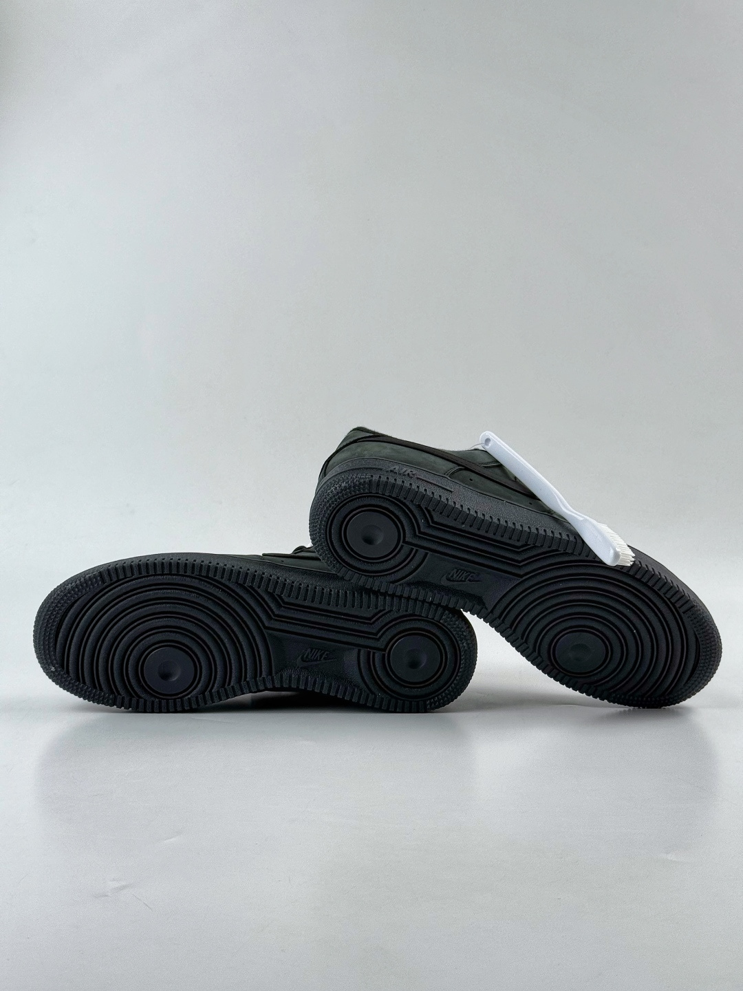 200 Nike Air Force 1 Low 07 WB 橄榄绿 CJ9179-001