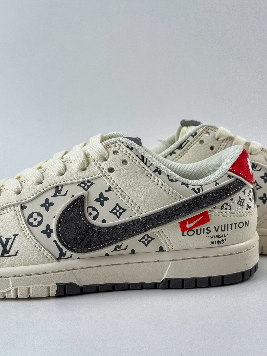 230 Nike SB Dunk Low x Louis Vuitton 白灰 HT5088-609