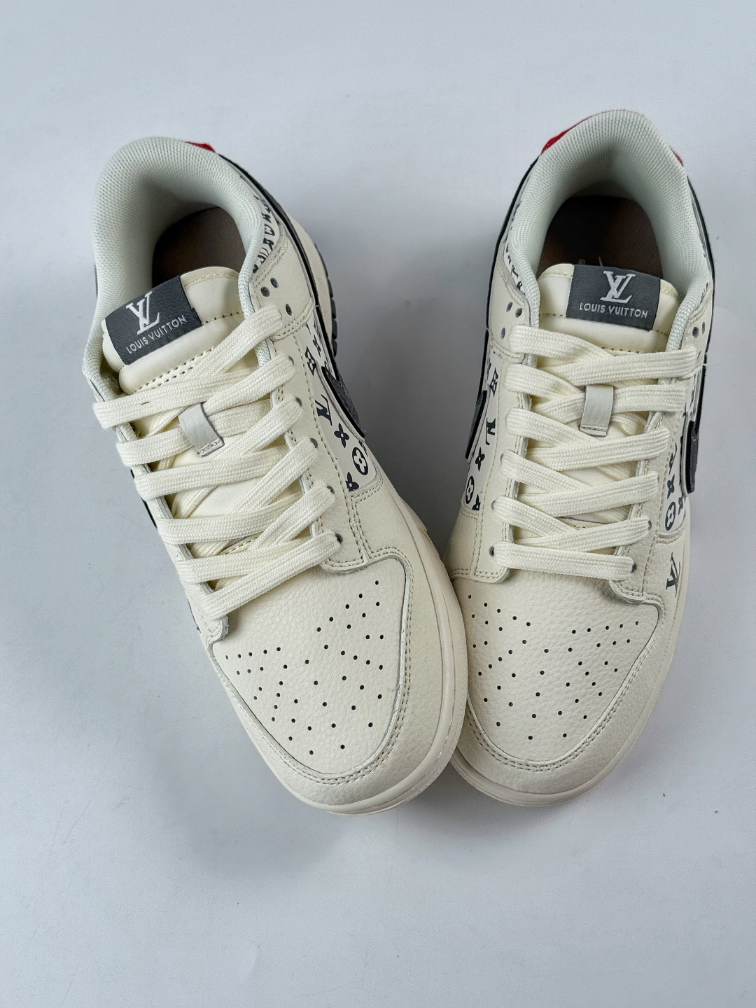 230 Nike SB Dunk Low x Louis Vuitton 白灰 HT5088-609