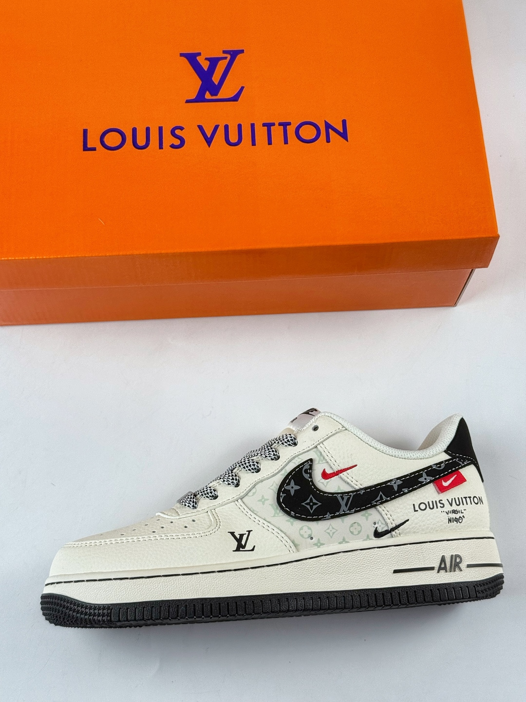 220 Nike Air Force 1 Low 07 x Louis Vuitton 白黑双小勾满天星 MZ9588-809