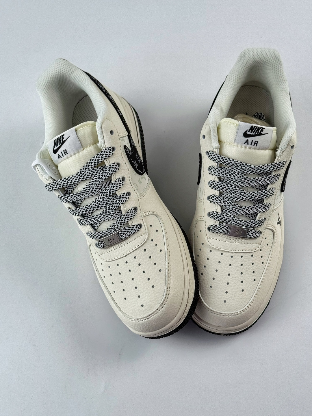 220 Nike Air Force 1 Low 07 x Louis Vuitton 白黑双小勾满天星 MZ9588-809