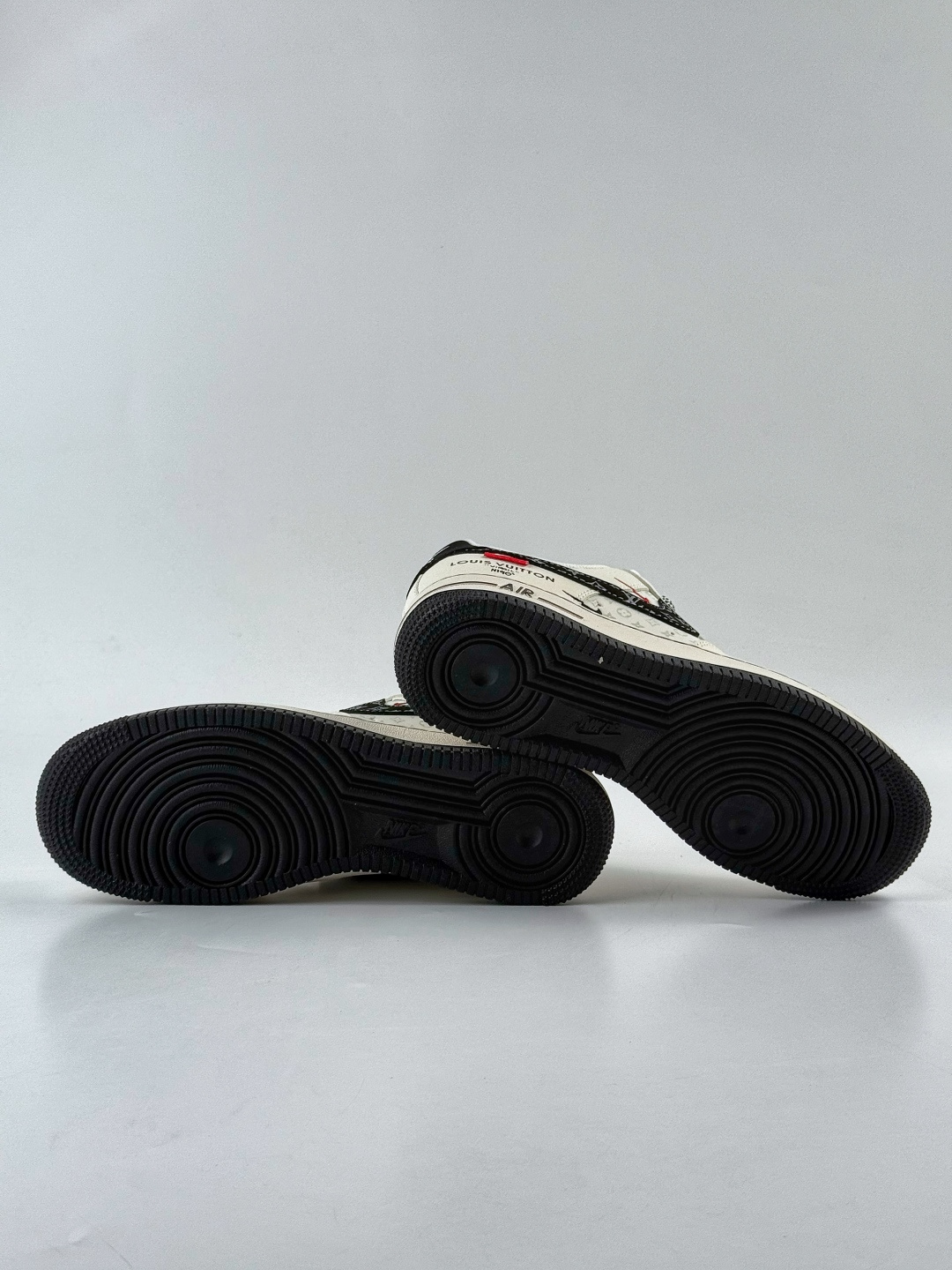 220 Nike Air Force 1 Low 07 x Louis Vuitton 白黑双小勾满天星 MZ9588-809