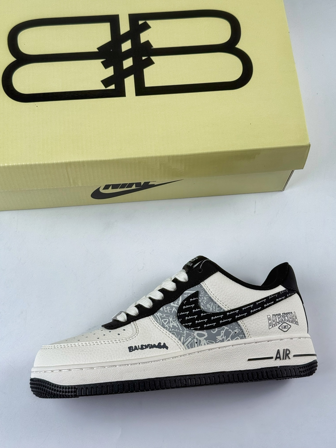 210 Nike Air Force 1 Low 07 x Balenciaga 白黑 XD2588-611