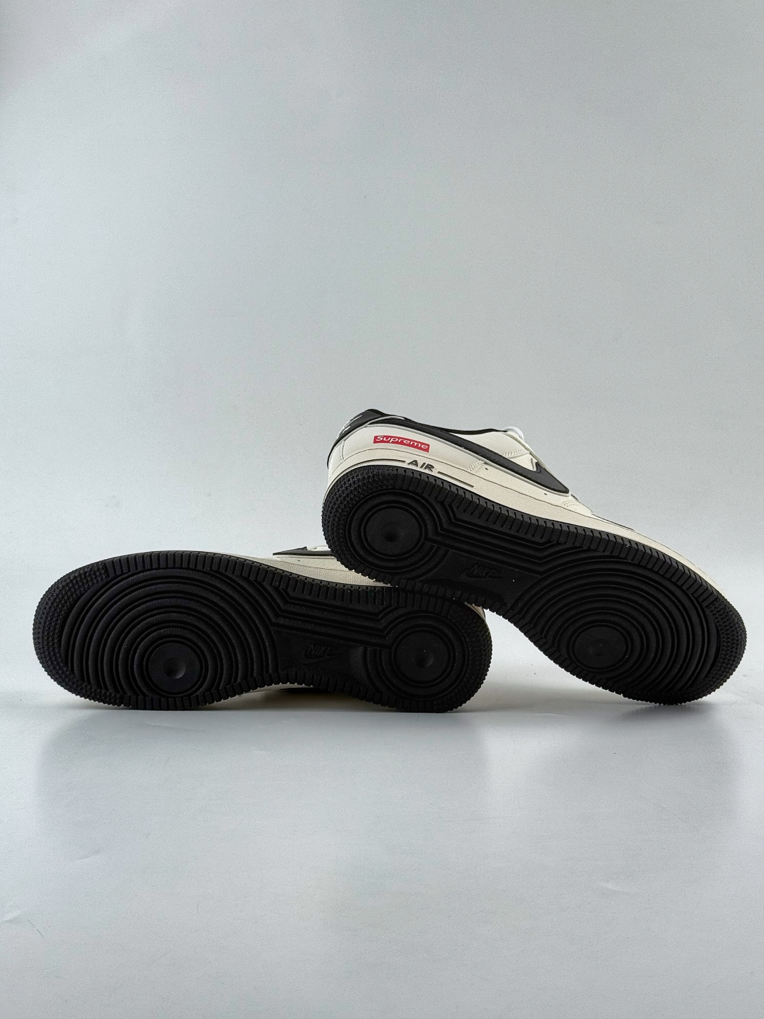 210 Nike Air Force 1 Low 07 x Superme 白黑小勾满天星 JP8028-059
