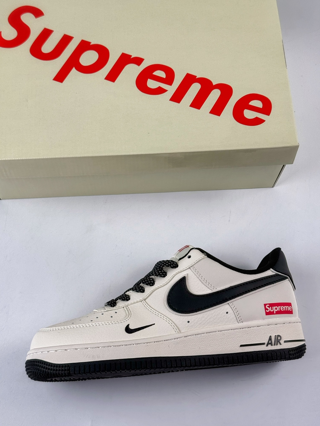 210 Nike Air Force 1 Low 07 x Superme 白黑小勾满天星 JP8028-059