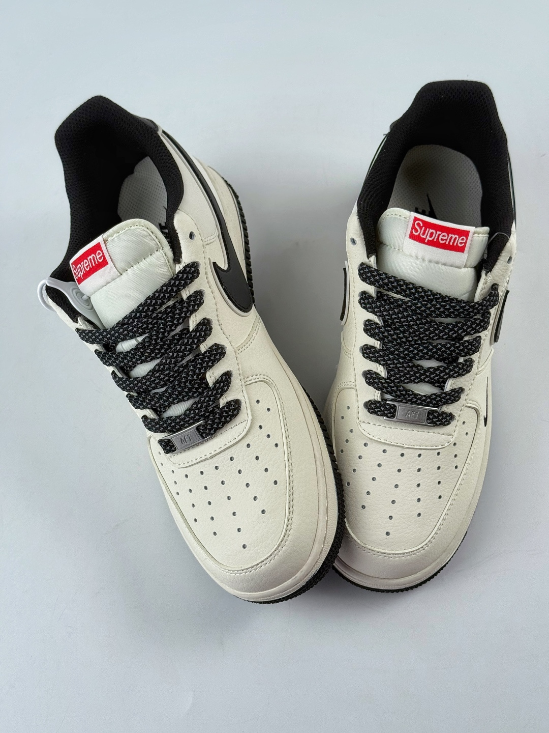 210 Nike Air Force 1 Low 07 x Superme 白黑小勾满天星 JP8028-059