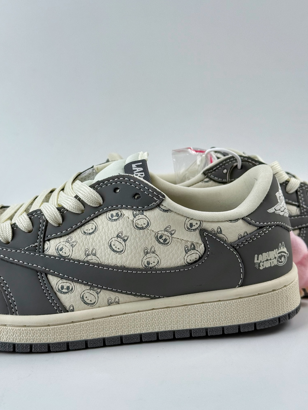 230 Travis Scott x Nike Air Jordan 1 Low x LABUBU Air Jordan 1 Low 反转灰白小勾拉布布倒钩 LD2028-055