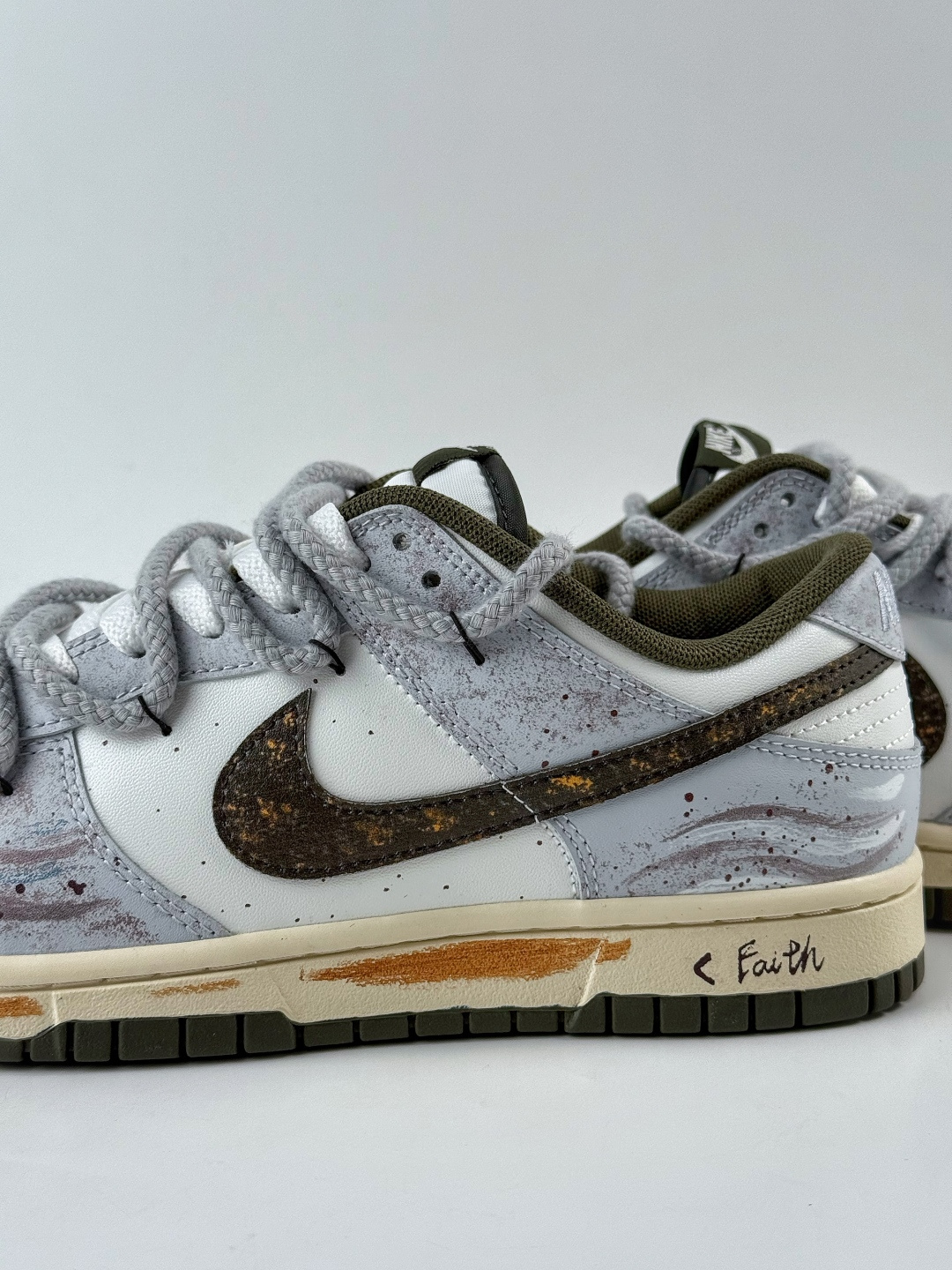 230 Nike SB Dunk Low 素履流金 灰金 HF5441-102