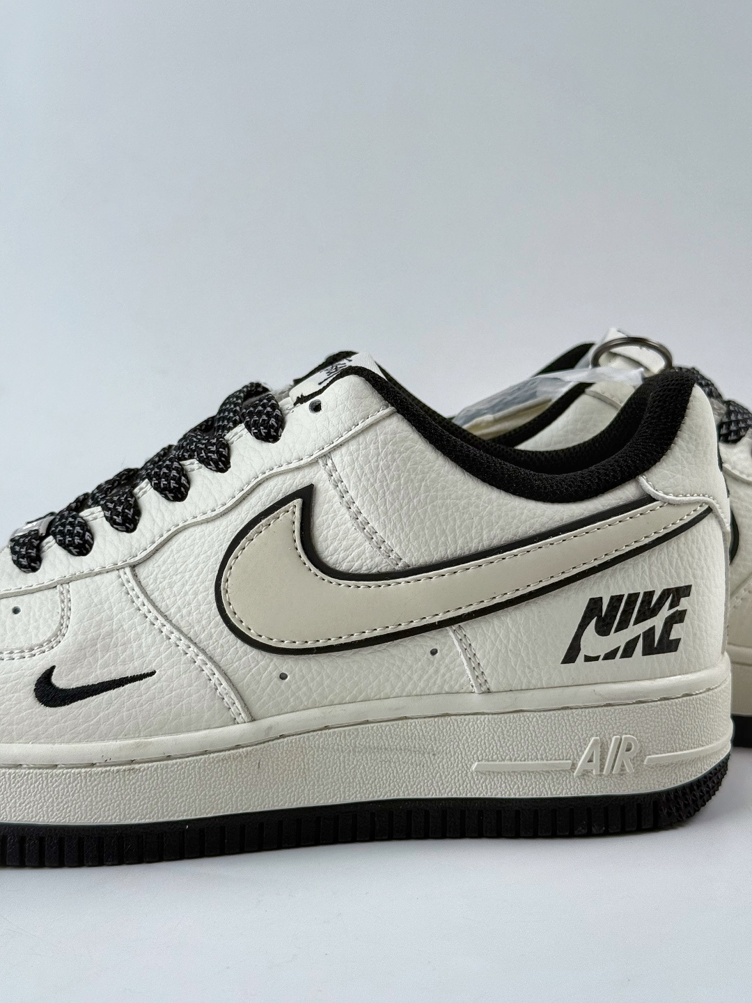 220 Nike Air Force 1 Low 07 x NIKE 白黑小勾满天星 CS5288-047