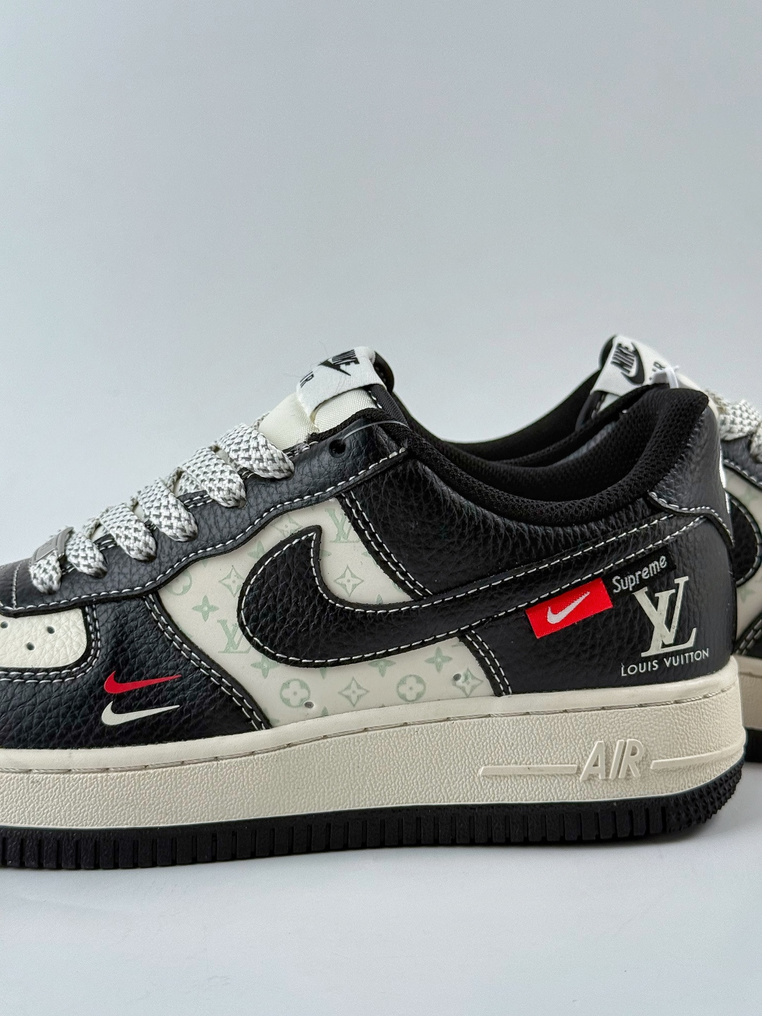 210 Nike Air Force 1 Low 07 x Louis Vuitton 黑白双小勾满天星 MZ9588-813