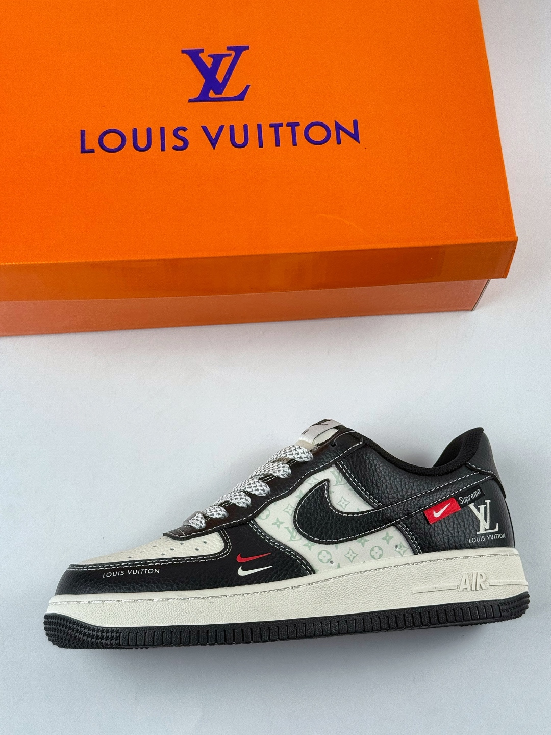 210 Nike Air Force 1 Low 07 x Louis Vuitton 黑白双小勾满天星 MZ9588-813