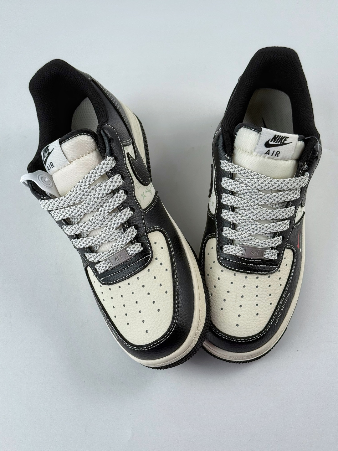 210 Nike Air Force 1 Low 07 x Louis Vuitton 黑白双小勾满天星 MZ9588-813