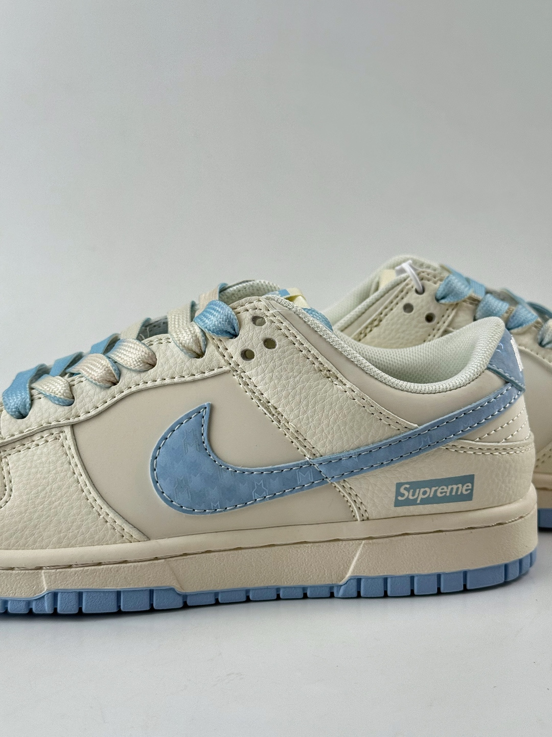 230 Nike SB Dunk Low x Superme 白蓝小勾 JP1628-012