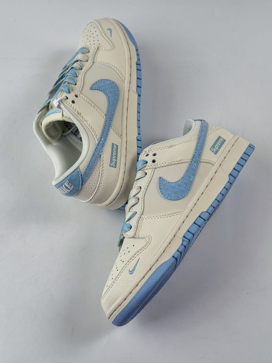 230 Nike SB Dunk Low x Superme 白蓝小勾 JP1628-012