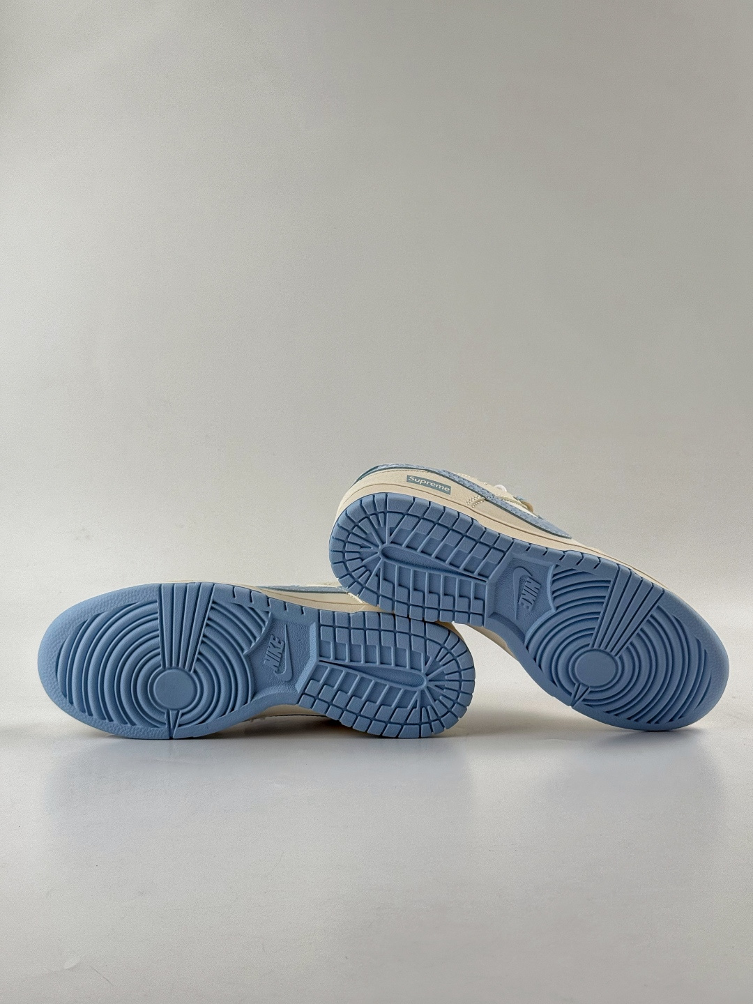 230 Nike SB Dunk Low x Superme 白蓝小勾 JP1628-012