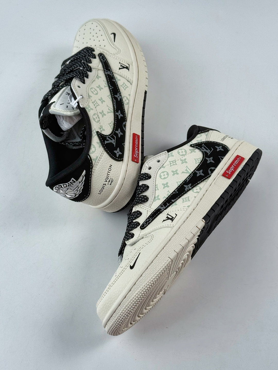 230 Travis Scott x Nike Air Jordan 1 Low x Louis Vuitton Air Jordan 1 Low 反转白黑小勾满天星倒钩 CX5050-Y27