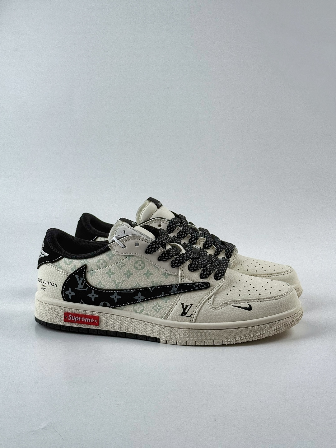 230 Travis Scott x Nike Air Jordan 1 Low x Louis Vuitton Air Jordan 1 Low 反转白黑小勾满天星倒钩 CX5050-Y27