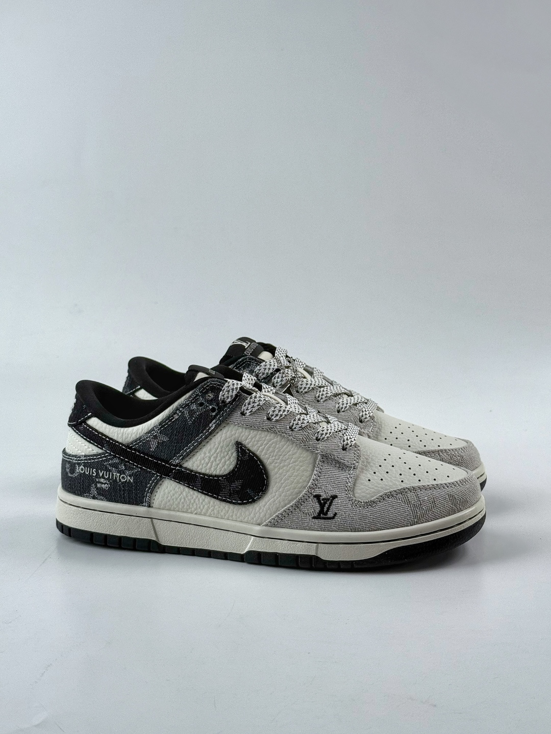 NIKE SB Dunk Low RETRO x Louis Vuitton 灰白牛仔满天星 SC0601-471-莆田鞋,莆田鞋货源,高仿鞋,高仿鞋货源,安福档口,莆田高仿鞋,莆田鞋批发,高仿鞋批发,莆田高仿运动鞋,高仿运动鞋,莆田运动鞋 NIKE SB Dunk Low RETRO x Louis Vuitton 灰白牛仔满天星 SC0601-471