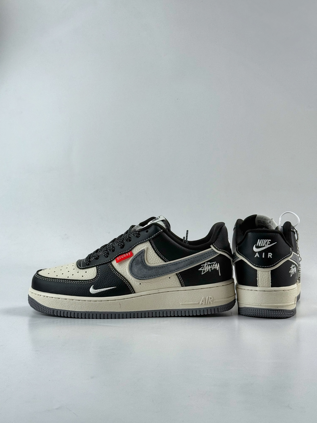 210 Nike Air Force 1 Low 07 x Stussy 黑白小勾满天星 DF0188-102