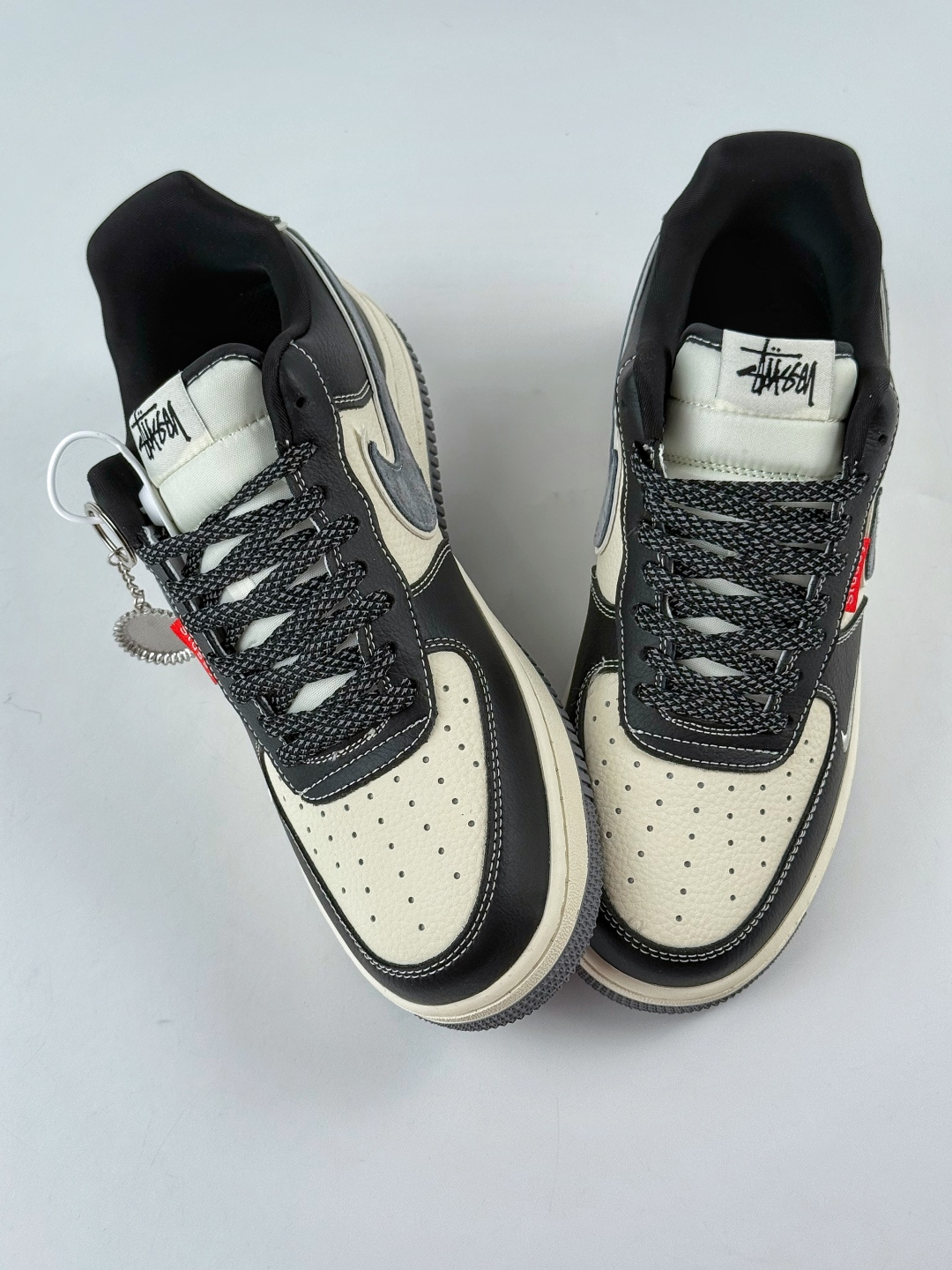 210 Nike Air Force 1 Low 07 x Stussy 黑白小勾满天星 DF0188-102