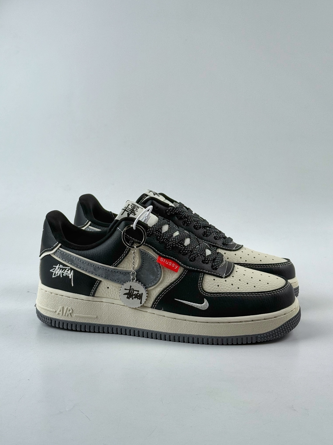 210 Nike Air Force 1 Low 07 x Stussy 黑白小勾满天星 DF0188-102