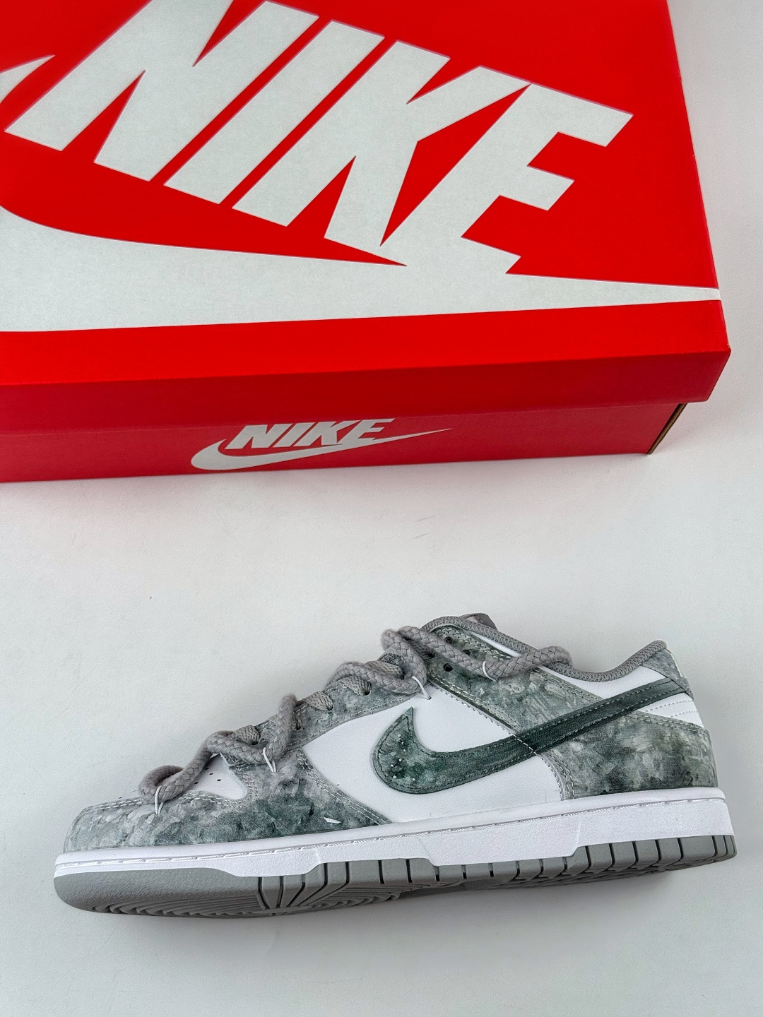 230 Nike SB Dunk Low 凝灰纪元 灰白 HF5441-105