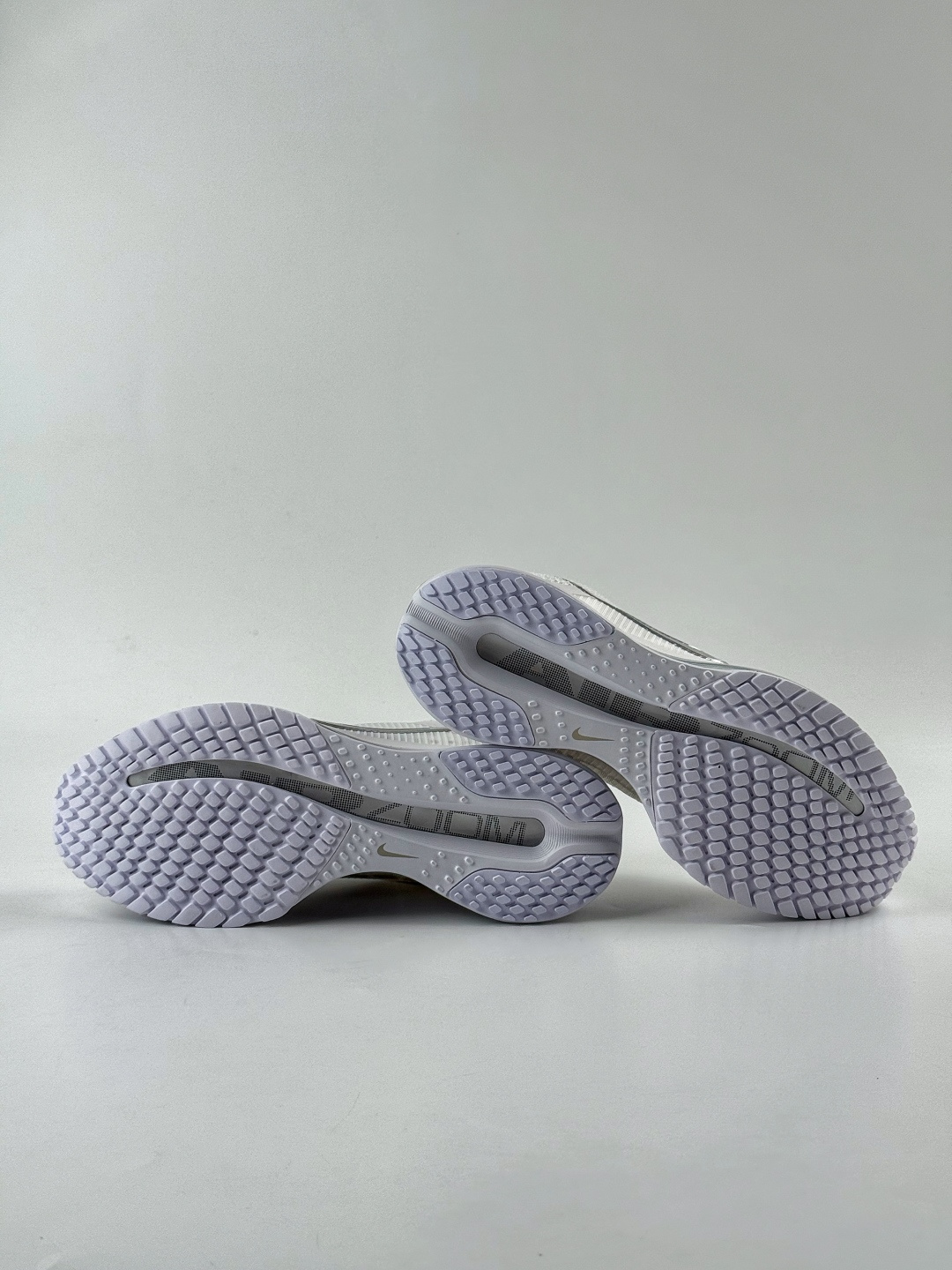 210 Nike Pegasus Premium 减震防滑耐磨透气 低帮跑步鞋 HQ2593-102