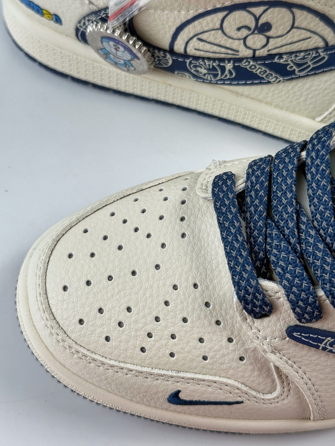 210 Travis Scott x Nike Air Jordan 1 Low x Doraemon Air Jordan 1 Low 反转白蓝小勾满天星倒钩 XB1979-015