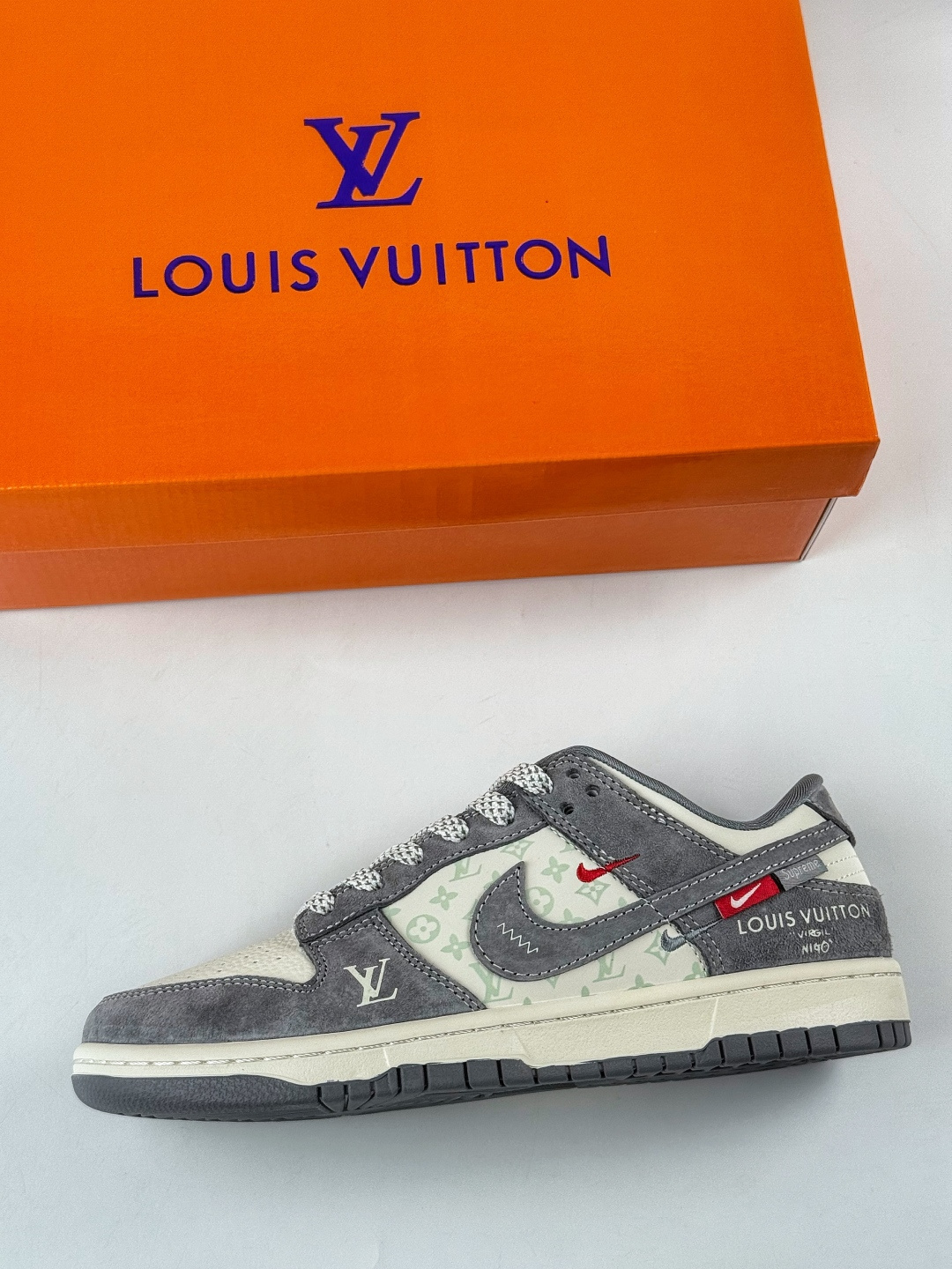 Nike SB Dunk Low x Louis Vuitton 灰白双小勾满天星 CX5050-Y13