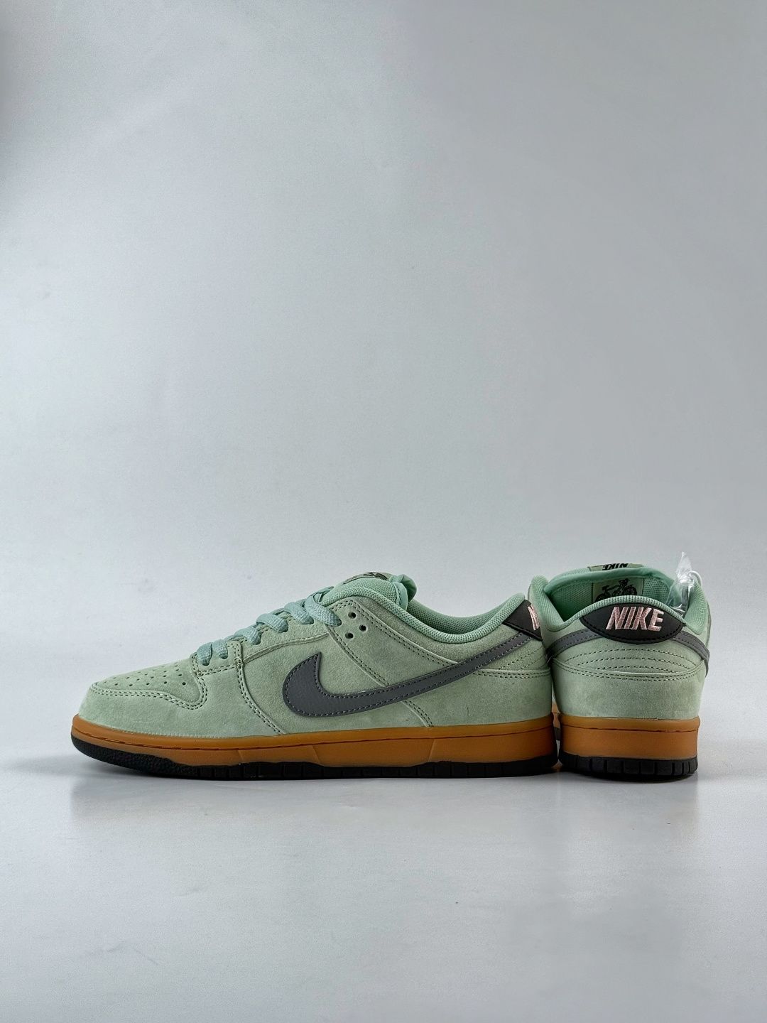 160 Nike SB Dunk Low “Verdugo Mountain” 绿灰 HQ1626-300