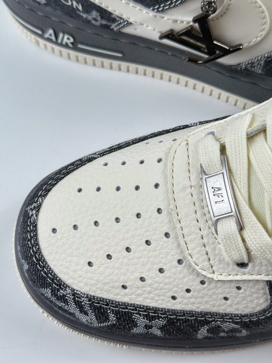 210 Nike Air Force 1 Low 07 x Louis Vuitton 灰白牛仔 SM6668-110
