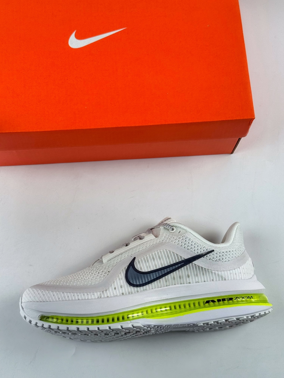 210 Nike Pegasus Premium 减震防滑耐磨透气 低帮跑步鞋 HQ2592-100