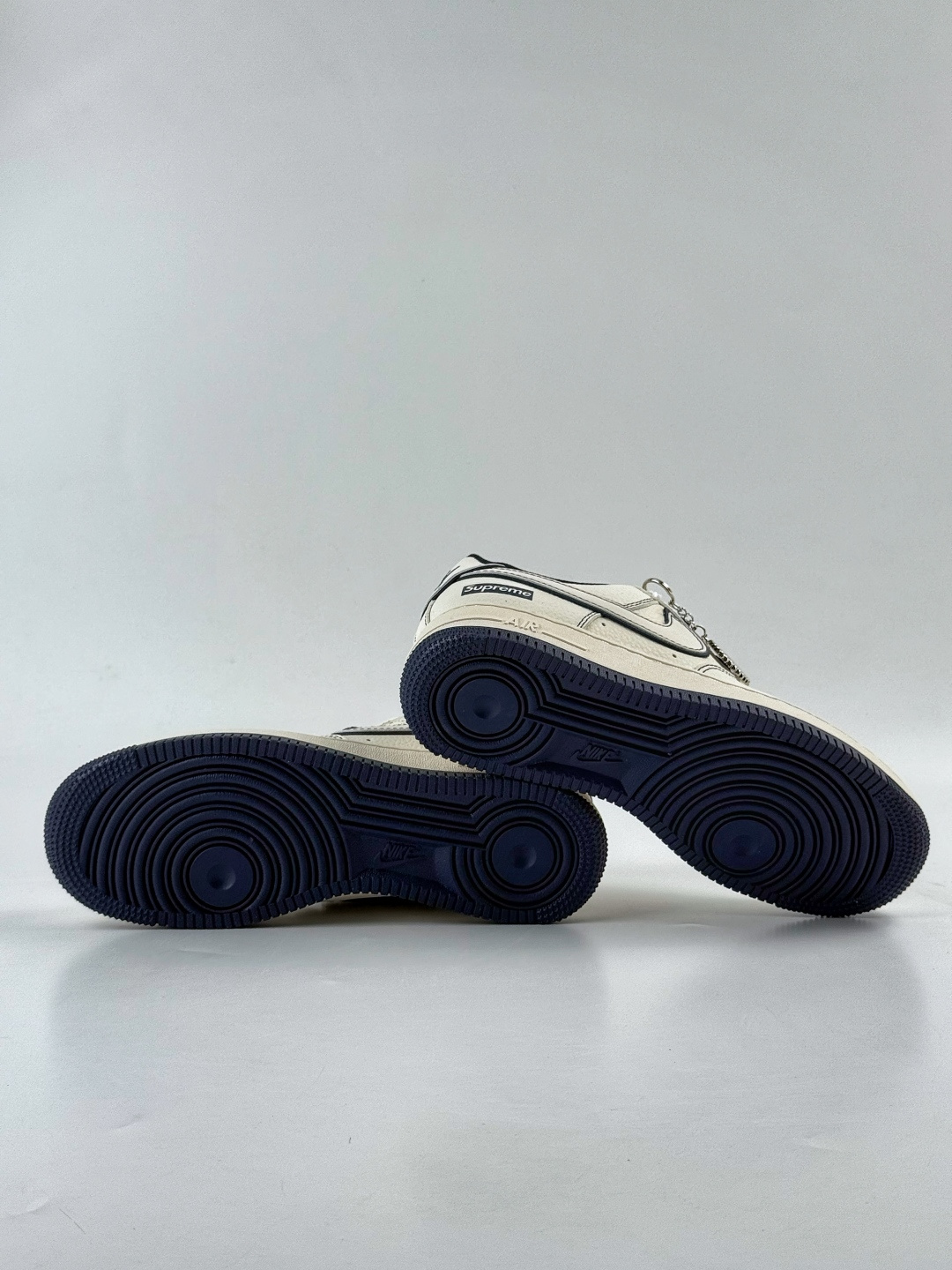 210 Nike Air Force 1 Low 07 x Superme 白蓝满天星 SM6668-113