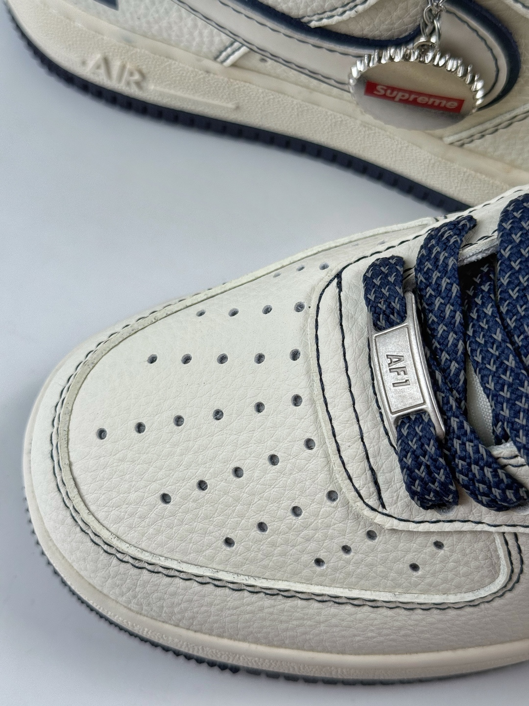 210 Nike Air Force 1 Low 07 x Superme 白蓝满天星 SM6668-113