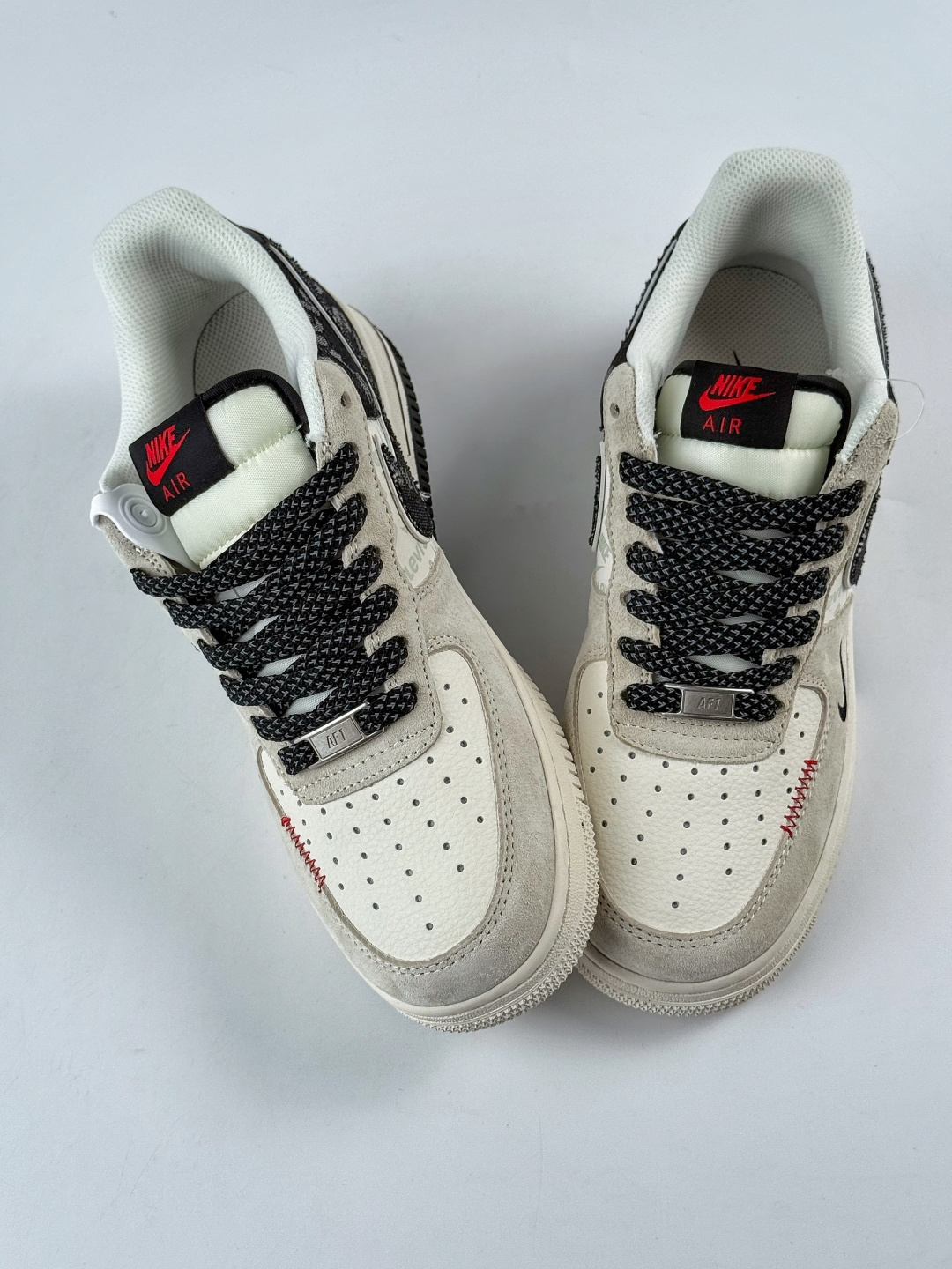 210 Nike Air Force 1 Low 07 x LEVIS 灰白黑牛仔小勾满天星 MZ9588-800