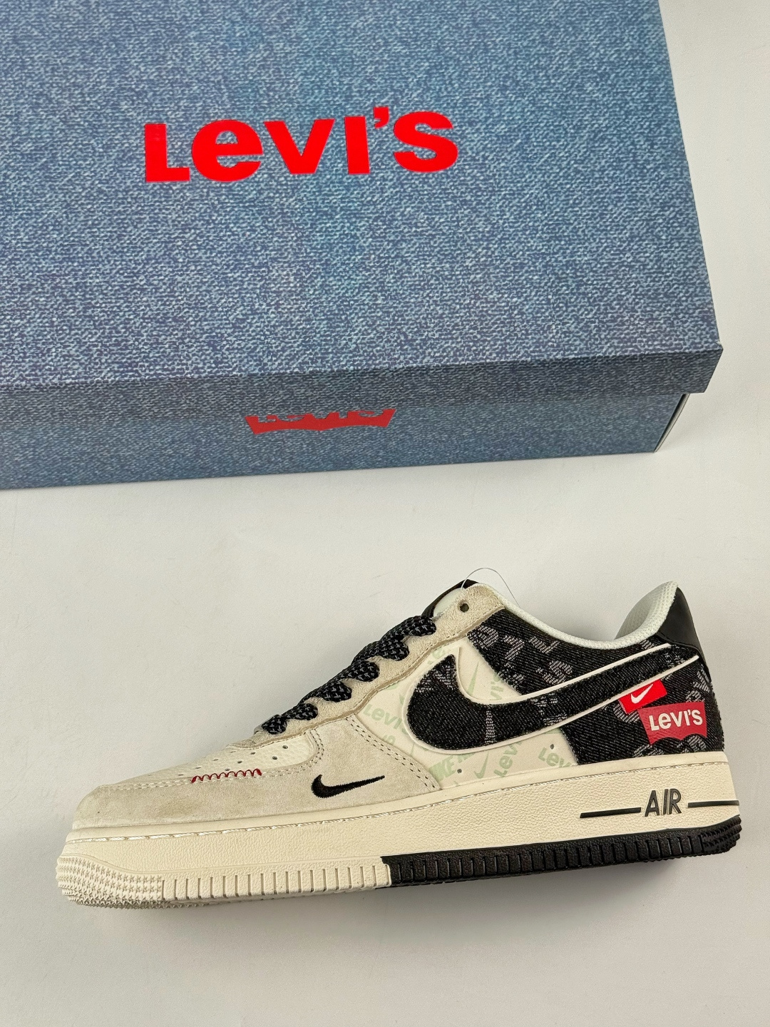 210 Nike Air Force 1 Low 07 x LEVIS 灰白黑牛仔小勾满天星 MZ9588-800